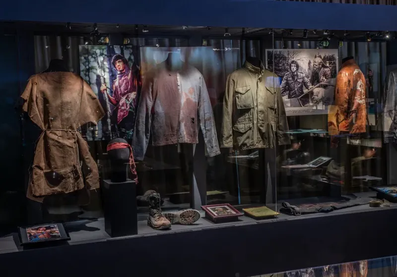 También de película: la Colección de Sylvester Stallone llegó a Chile con piezas originales de Rocky y Rambo