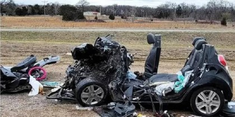 Murieron todas: 6 compañeras de colegio viajaban en un auto, las embistió un camión y fallecieron en el acto