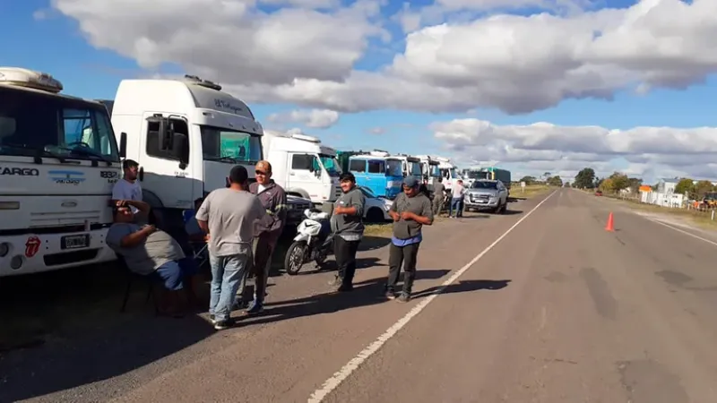 La protesta de los transportistas de granos, en medio de los problemas de abastecimiento de gasoil.