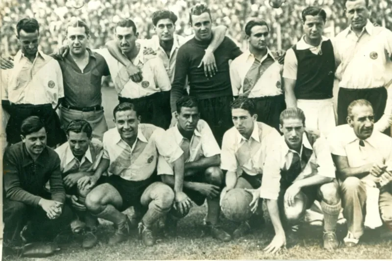 1939. Triunfo 2-1 ante Boca. Filippo, Blanco, F.Sanchez, Bessuzzo, Yacono, Cilaurren, Muñoz, Cafaratti, Alcalde, Labruna y José Martínez