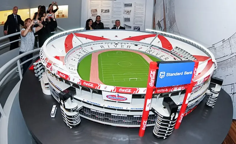 Una réplica a escala del Estadio Monumental