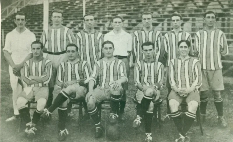 1920. Primer campeón de liga. H.Simmons, Giudice, Crotti, C.Garcia, Choperena, Etchenique, Arroyuelo, Galanzino, Laiolo, Rofrano y Chavín