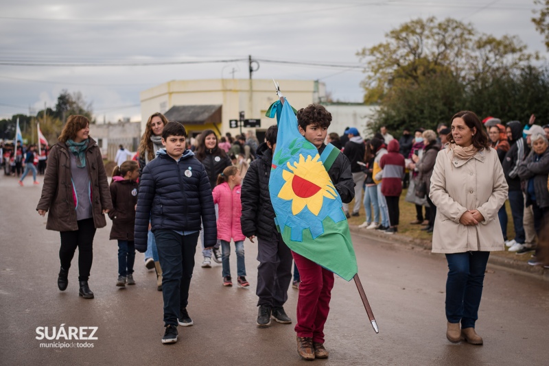 Un desfile que mostró al barrio en su magnitud