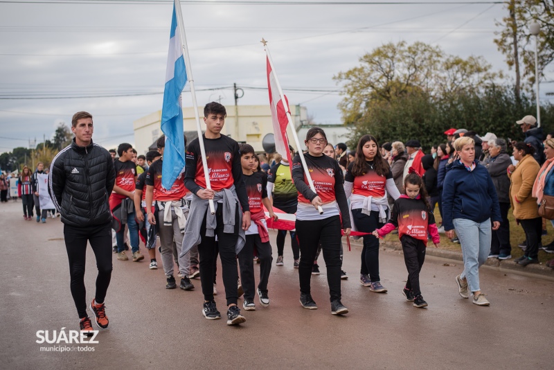 Un desfile que mostró al barrio en su magnitud