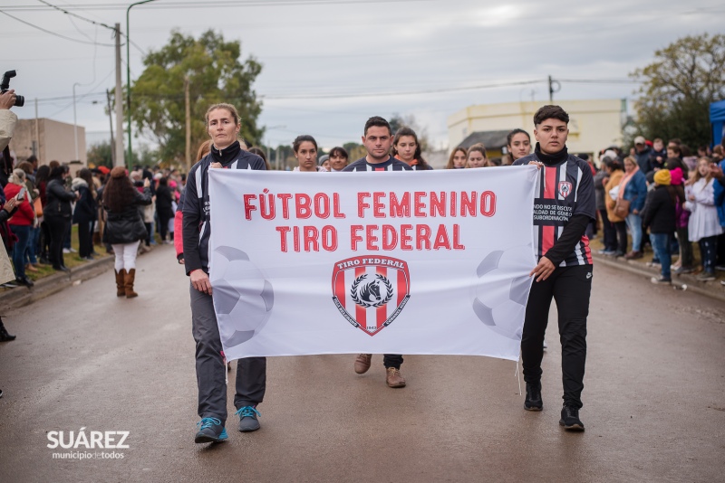 Un desfile que mostró al barrio en su magnitud