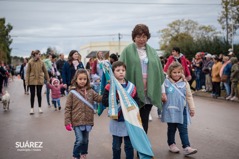 Un desfile que mostró al barrio en su magnitud