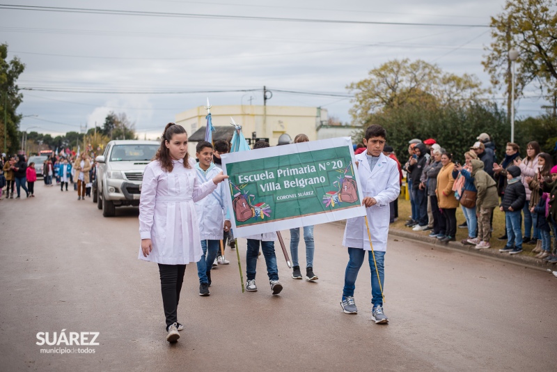 Un desfile que mostró al barrio en su magnitud