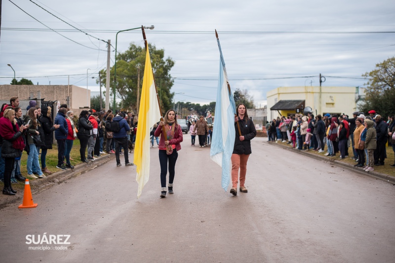 Un desfile que mostró al barrio en su magnitud