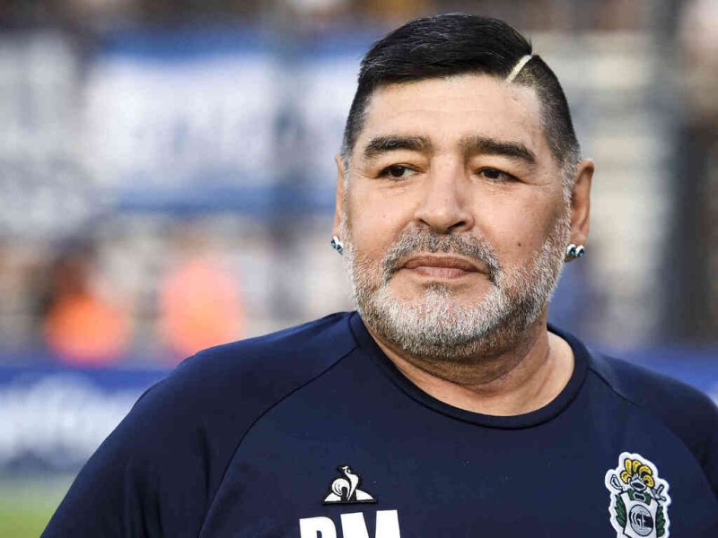 Insólito: un argentino logró censarse digitalmente con los datos de Maradona