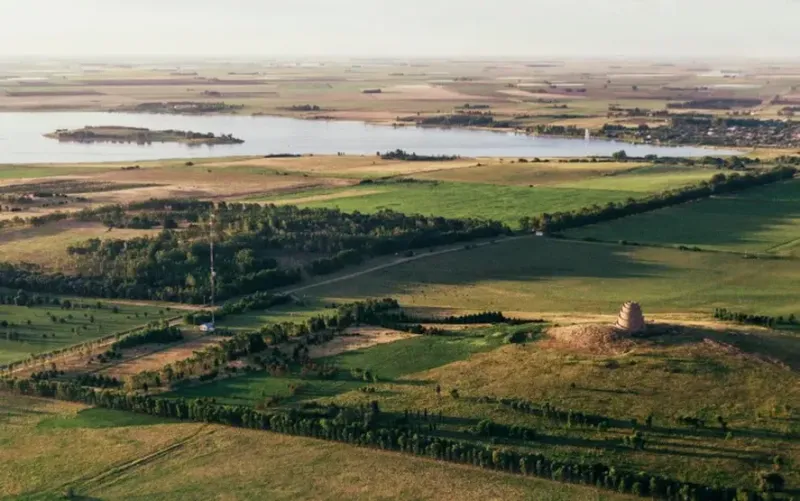 Puan: vista aérea de la torre del milenio