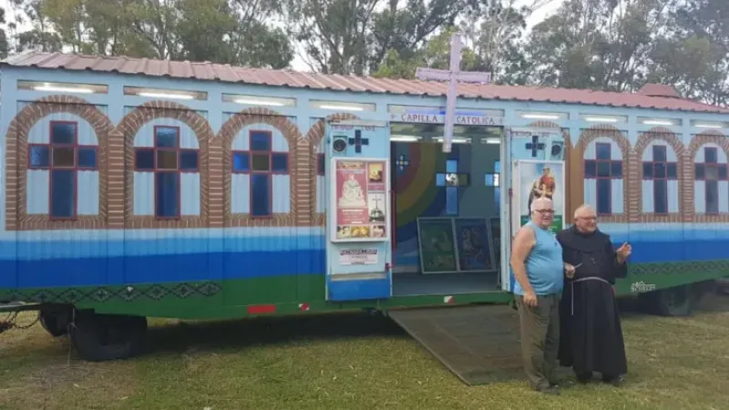 El padre Pascual Di Saverio, conocido de los suarenses con su Iglesia ambulante