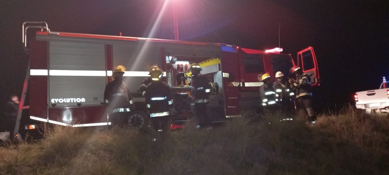 Dos jóvenes de Tornquist se accidentaron en la ruta 76 cuando esquivaron caballos sueltos