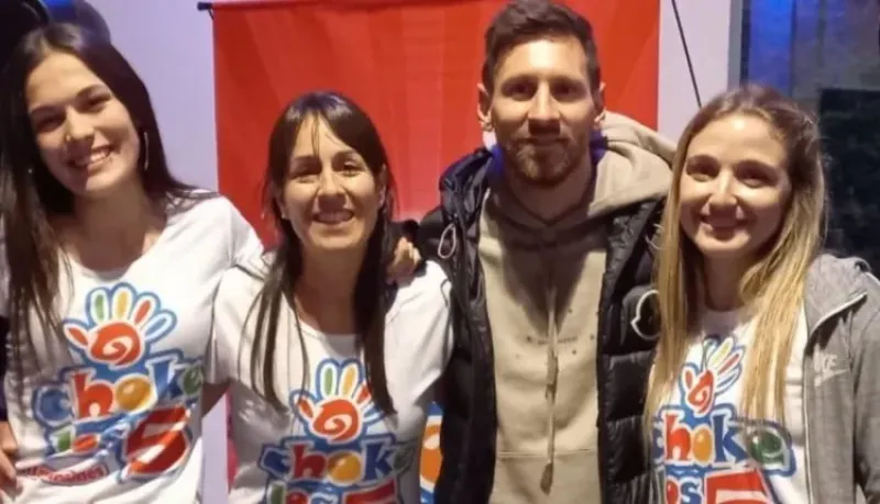 Organizó un cumpleaños infantil y apareció Lionel Messi como invitado