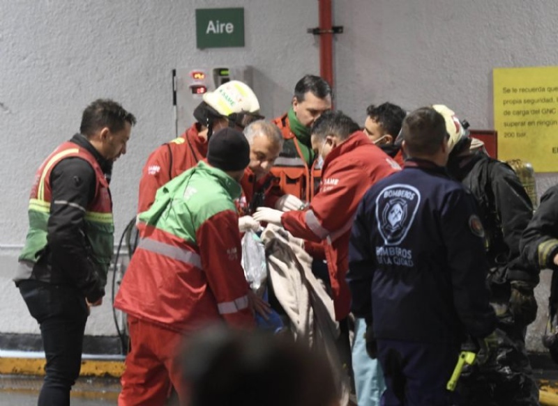 Cinco muertos y varios heridos en un impresionante incendio en Recoleta