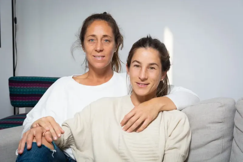 La historia de amor de las dos ex Leonas que se alejaron de todo e hicieron un tratamiento de fertilidad para ser madres