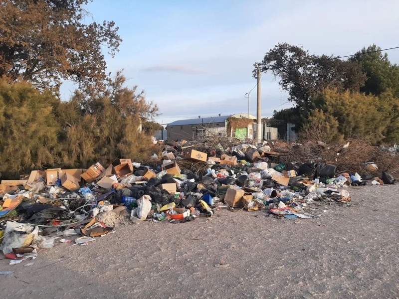 El concejal Ezequiel Filipuzzi se queja del estado del reciclado en Huanguelén