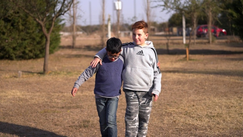 Juntos a la par. Un mensaje de compañerismo y amistad que encarnaron Joaquín y Josué, que dio la vuelta al mundo.