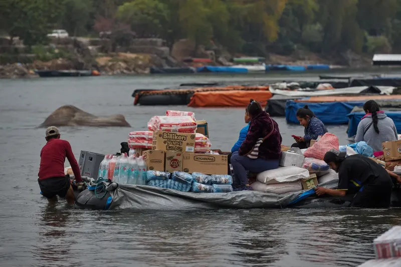 Paso informal de frontera a metros de Puerto Chalanas, en Aguas Blancas, frontera de Salta con Bolivia