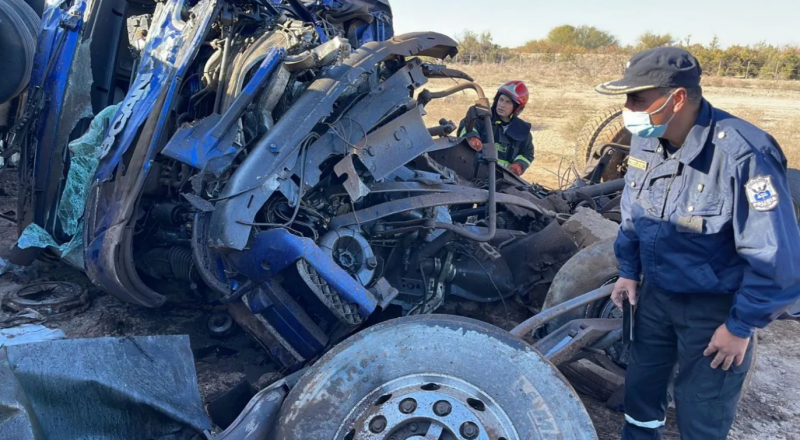 Tragedia en San Juan: dos mendocinos murieron por el choque entre tres camiones