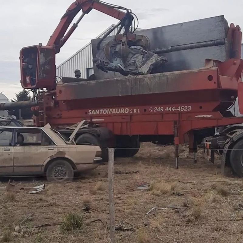 En Pigüé compactaron 77 autos secuestrados por la Justicia