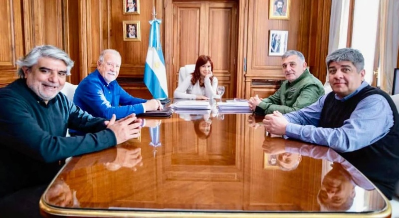 Cristina Kirchner recibió en el Senado a Pablo Moyano y Walter Correa de la Corriente Federal de Trabajadores (Foto Senado). Después Kicillof designó a Correa ministro de Trabajo.