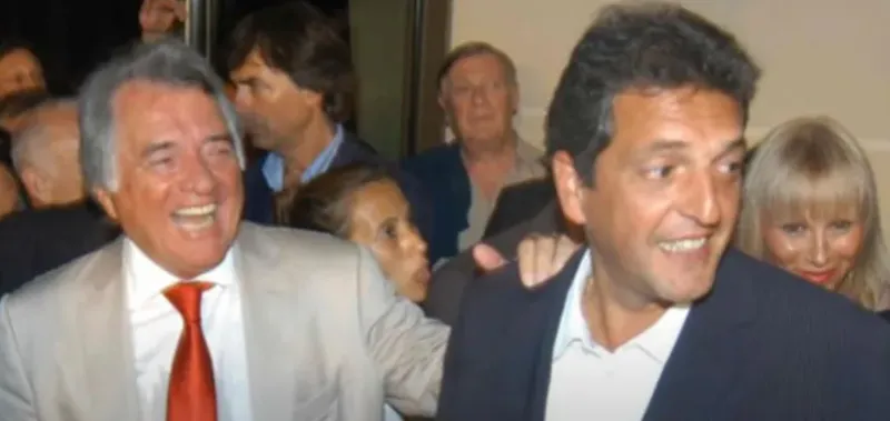 Sergio Massa organizó un encuentro con Luis Barrionuevo. El sindicalista gastronómico lo recibió en su casa de Ballester que compartía con Graciela Camaño, Allí se ”cocinó” su pase al peronismo