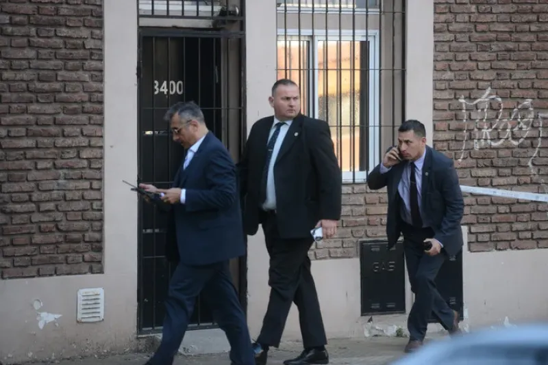   Un paquete sospechoso en la puerta de la casa de uno de los jueces de la Causa Vialidad.