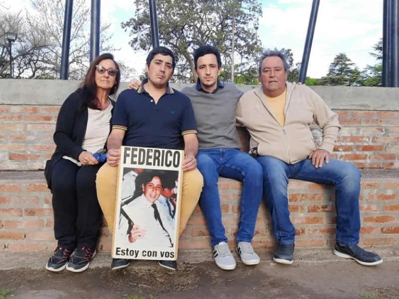 La familia de Federico Ponce, uno de los tres estudiantes que mató Solich en la Masacre de Patagones