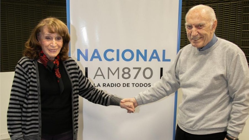 Su carrera la reunió varias veces con Cacho Fontana.