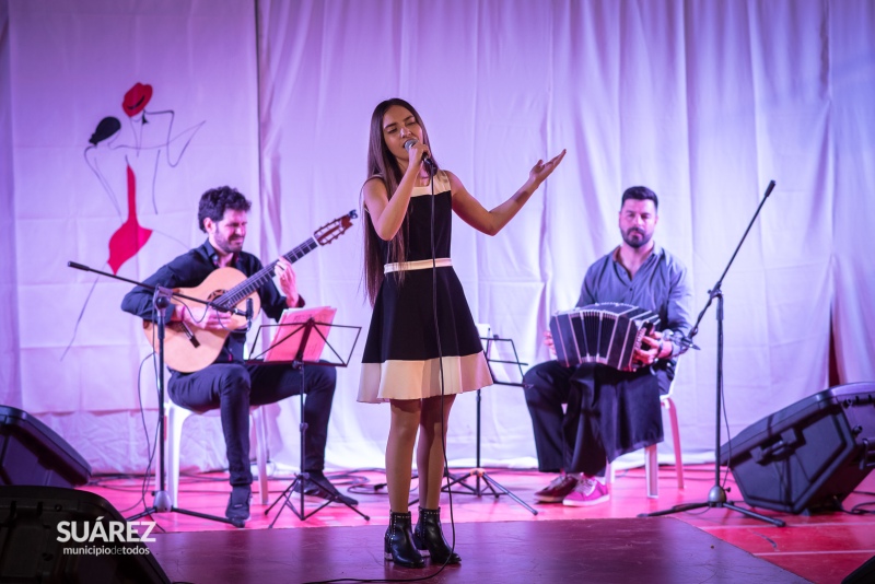 Una noche a pura milonga se vivió en el polideportivo municipal