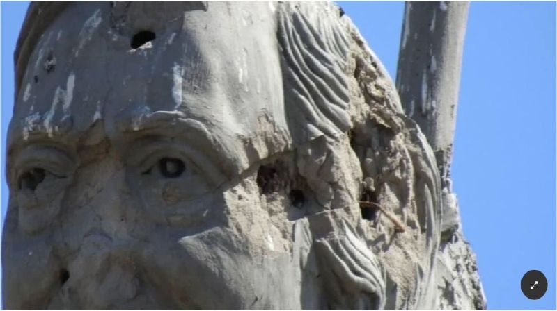 Vandalizaron un monumento a Néstor Kirchner y Alberto Fernández lo vinculó con el atentado a CFK