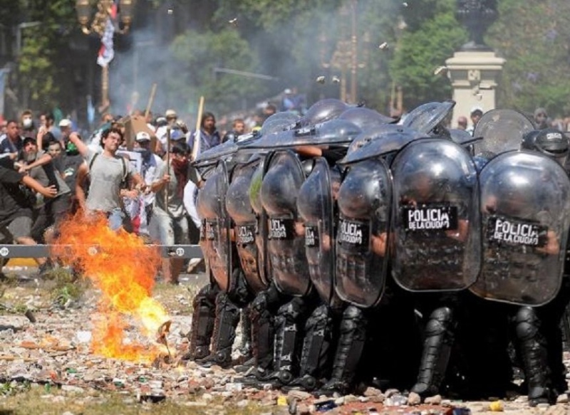 “Amor, amor, amor”: 30 imágenes para que los argentinos recuperen la memoria