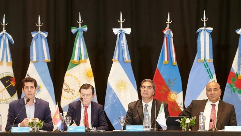 Eduardo de Pedro, Gerardo Zamora, Jorge Capitanich y Juan Manzur