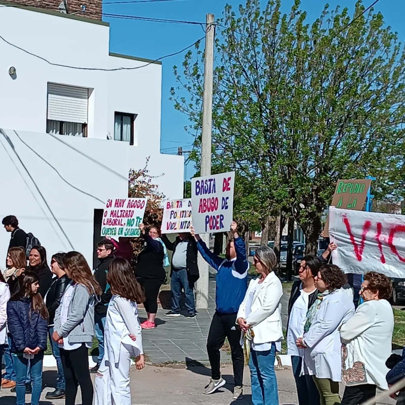 Los municipales siguen exigiendo la renuncia de un funcionario acusado de violencia laboral