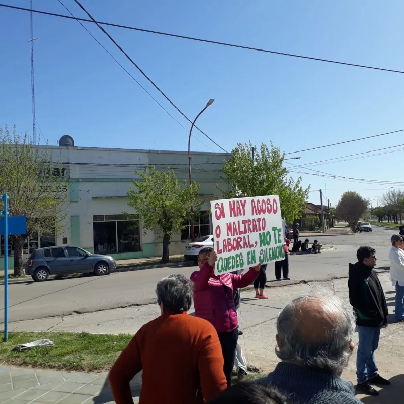 Los municipales siguen exigiendo la renuncia de un funcionario acusado de violencia laboral