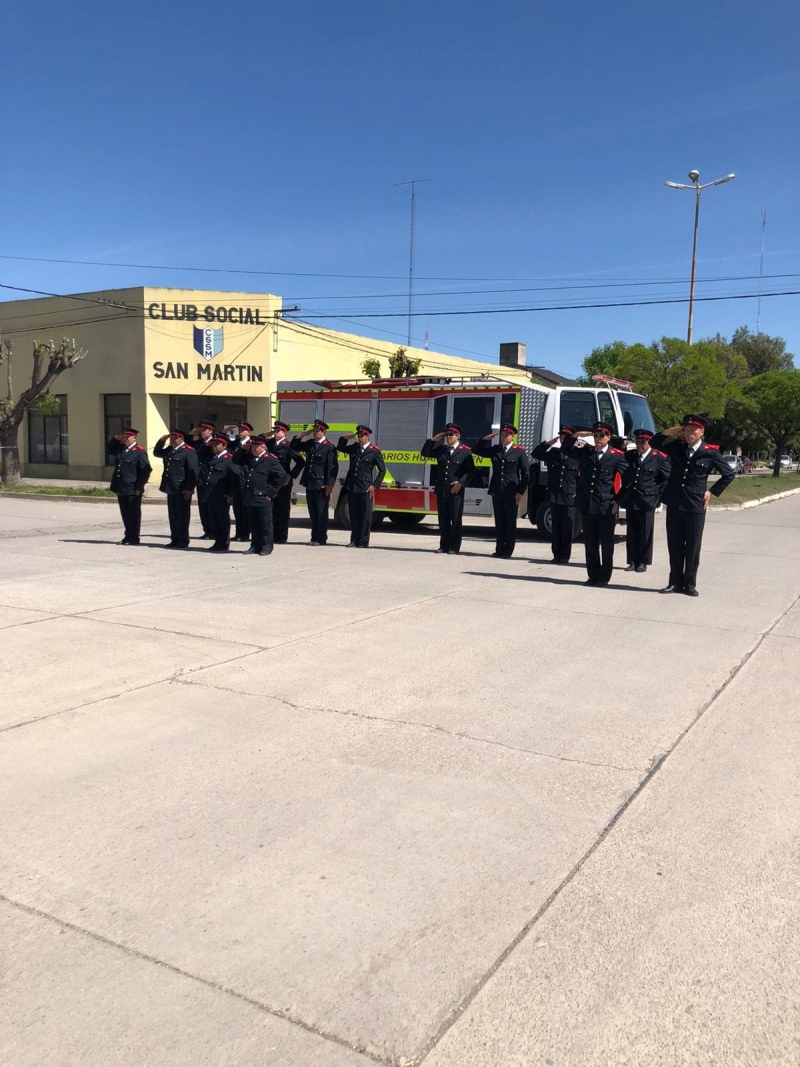 Los Bomberos de Huanguelén homenajearon a las madres