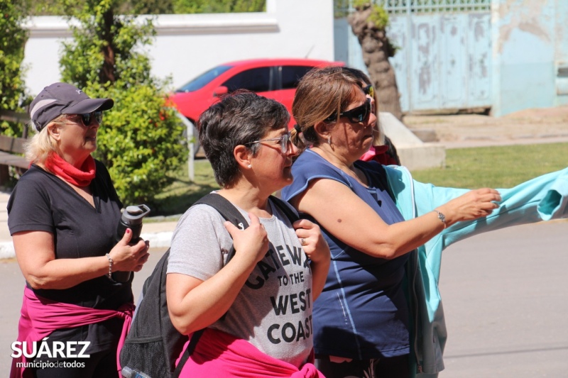 Recorrida por la Iglesia San José Obrero y la Plaza Sergio Denis con los participantes de la Corre Caminata a San José