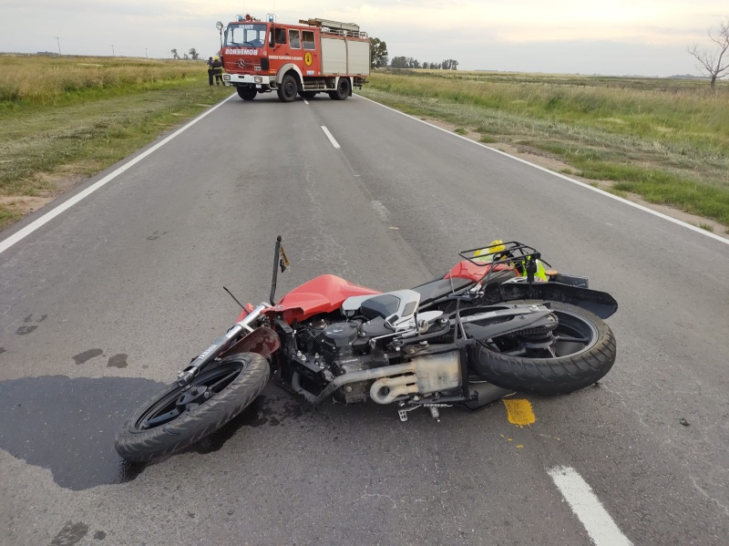 Una policía suarense protagonizó un violento accidente en la ruta 33