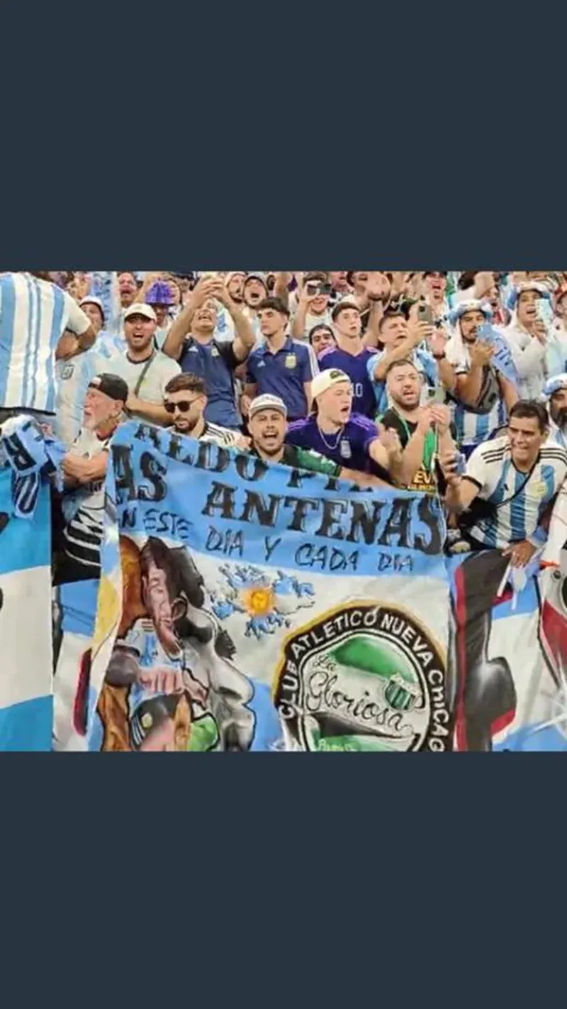 La bandera del barrio Las Antenas, que pisa fuerte en Chicago