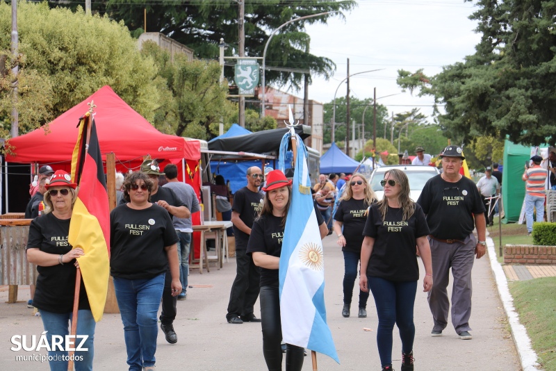 “Es un orgullo compartir estas fiestas que valorizan nuestras tradiciones de Alemanes del Volga. Feliz Füllsen Fest”