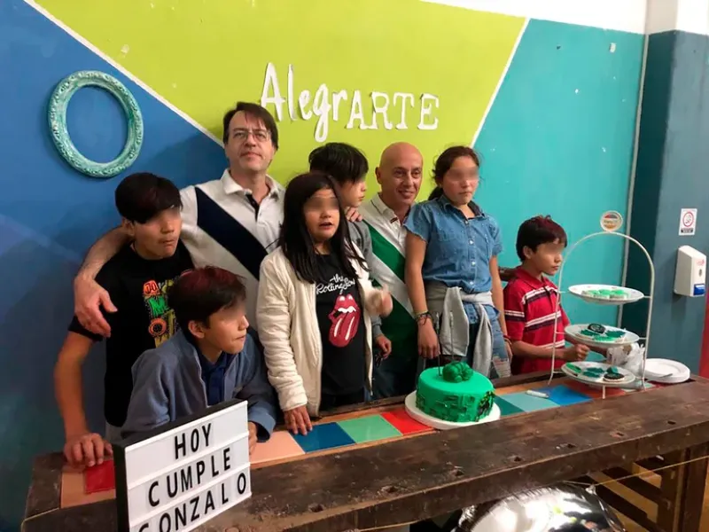  Los padres hicieron casi un curso acelerado en organización de fiestas infantiles y finalmente salieron airosos. En la foto, el festejo del cumple del menor