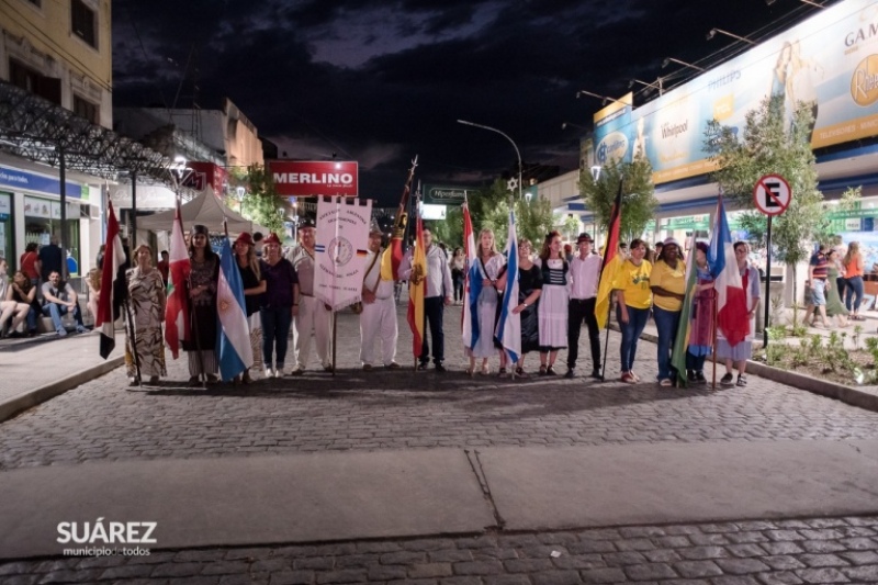 Con la fiesta de las Colectividades quedó oficialmente inaugurada la semi peatonal de calle Mitre