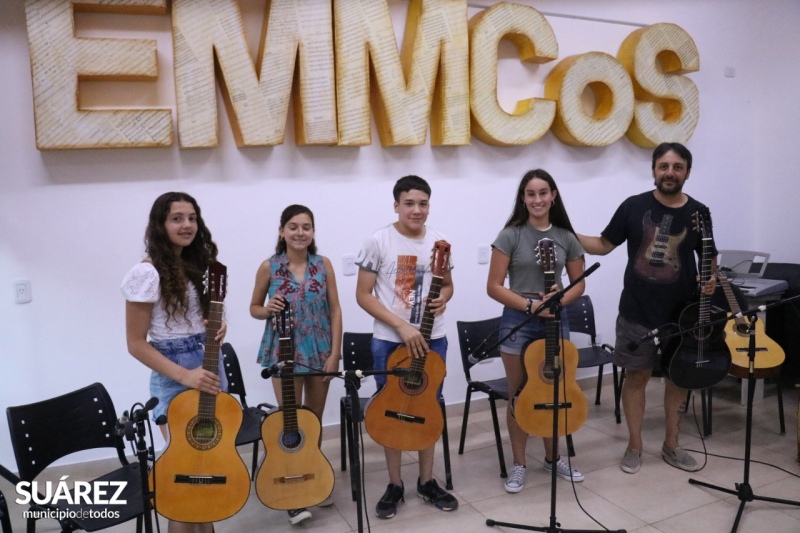 EMMCoS: cierre de las cátedras charango, guitarra criolla y ukelele