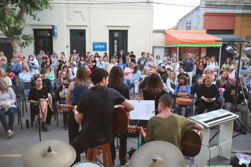 EMMCoS: cierre del año de las cátedras: Batería, Canto, Bajo y Guitarra Eléctrica