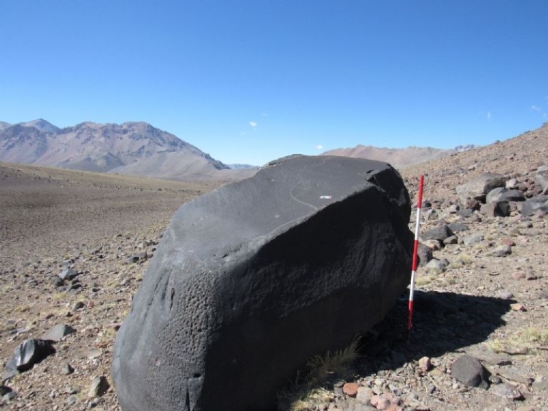  EN LAS ROCAS AH QUEDADO DIBUJOS DE RAYOS GRABADOS QUE DAN CUENTA DE LA ADORACIÓN DE LOS INCAS A ESTE DIOS.