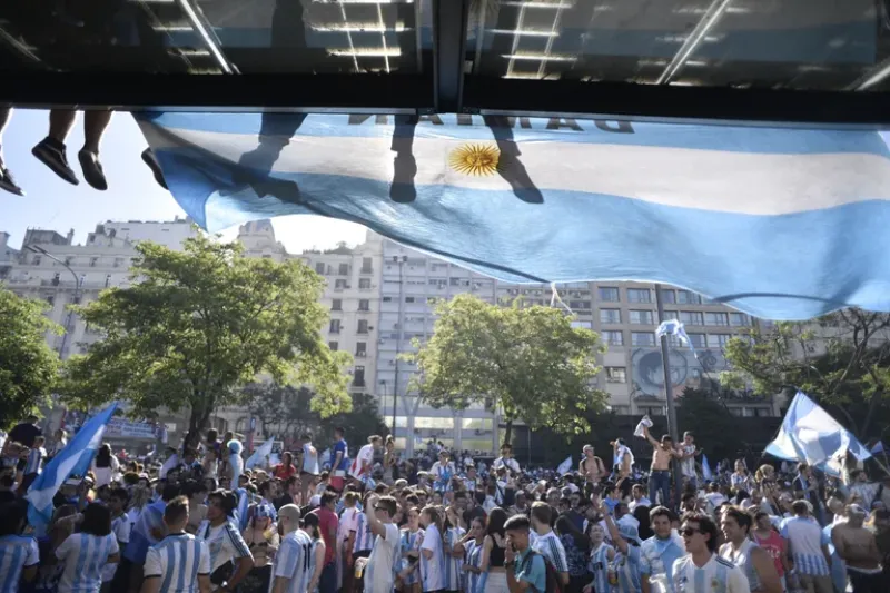 El fútbol anuló la grieta, el milagro de la manifestación más grande de nuestra historia