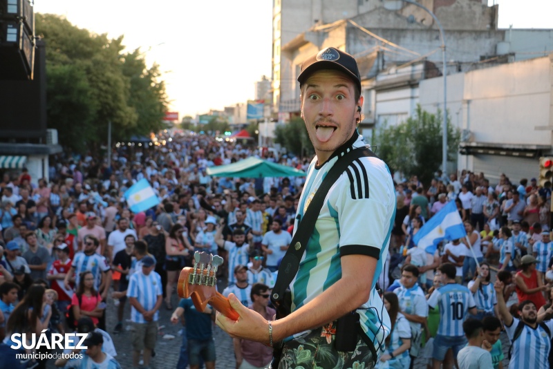 Miles de suarenses disfrutaron de la 6° edición de Suárez peatonal en el marco de los festejos por la Copa del Mundo