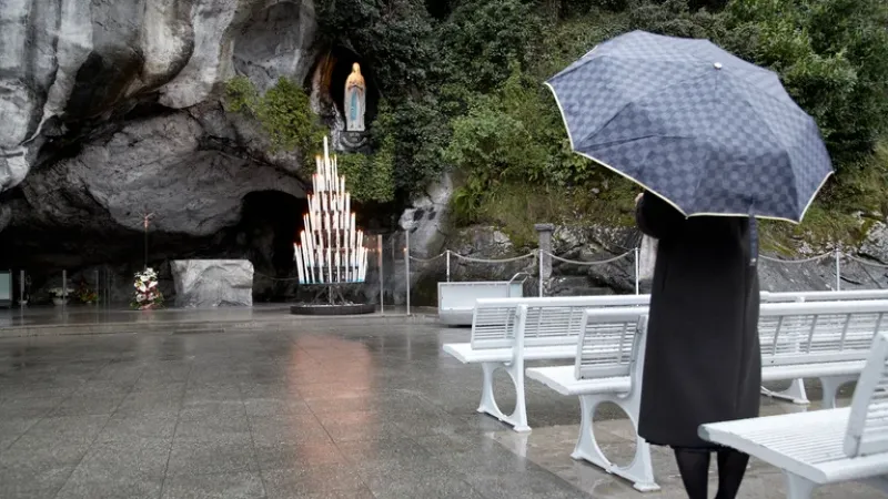 Una imagen de la sagrada Gruta, adonde acuden miles de peregrinos