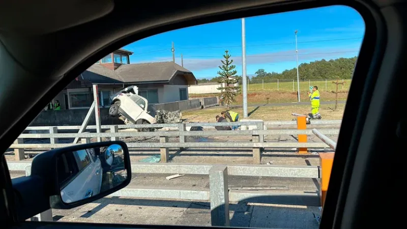  Toma desde otro vehículo particular del auto accidentado.