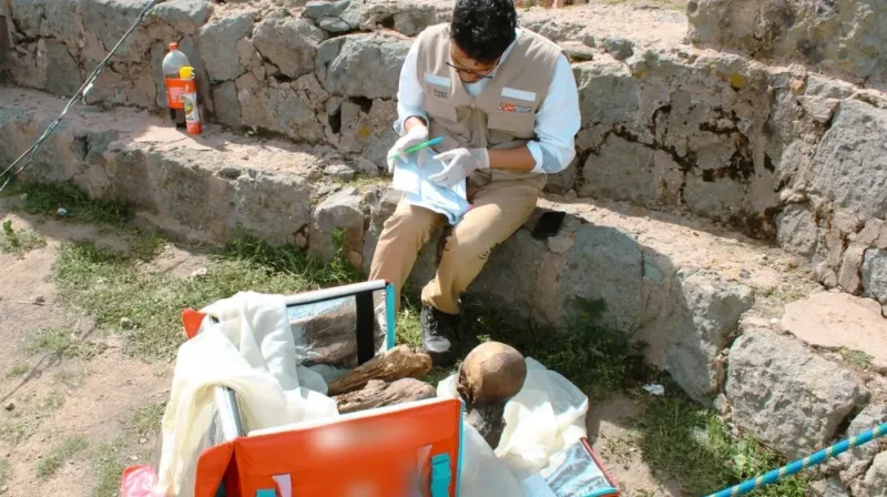 La policía de Perú descubrió la momia durante un patrullaje en un parque de Puno, Perú